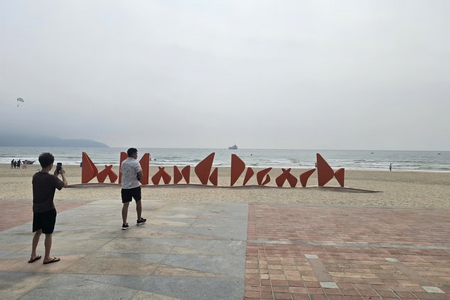 Dòng chữ "Da Nang Beach" gây tranh cãi