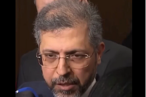 Iran tuyên bố nóng về việc chuyển giao uranium làm giàu sang Mỹ