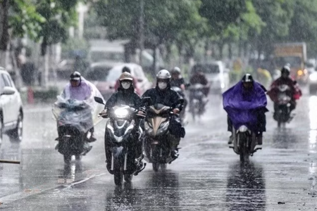 Dự báo thời tiết ngày 21/4: Bắc Bộ nắng nóng, Nam Bộ chiều mưa dông