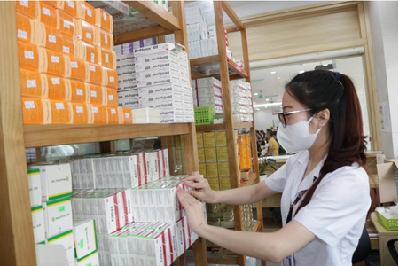 Hà Nội chỉ đạo xử lý nghiêm các cơ sở không công khai niêm yết giá thuốc, thiết bị y tế