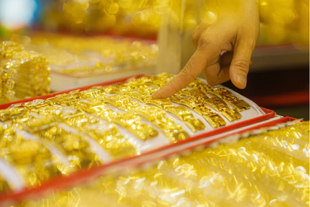 Giá vàng ngày 23/4: Tiếp tục giảm mạnh