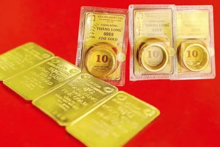 Giá vàng ngày 25/4: Vàng miếng và vàng nhẫn tiếp tục lao dốc