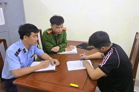 Vừa vào mùa du lịch, du khách đến Sầm Sơn bị ‘chặt chém’ 200.000 đồng gửi xe