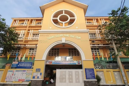 25 học sinh, bảo mẫu nghi bị ngộ độc thực phẩm tại TPHCM