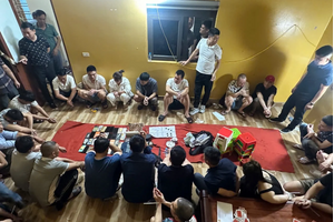 Triệt phá tụ điểm xóc đĩa quy mô lớn tại nhà riêng, thu giữ gần nửa tỷ đồng