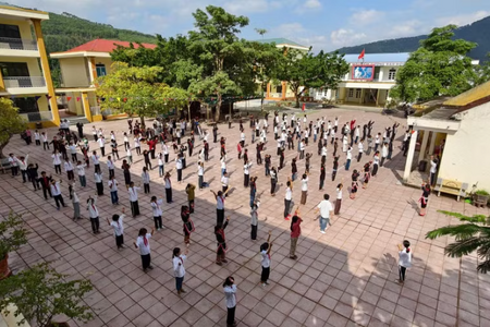 Quảng Ninh miễn phí sách giáo khoa cho học sinh