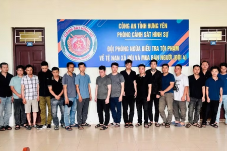 Phá đường dây cá độ bóng đá trên mạng trước mùa World Cup