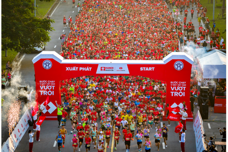 Giải Marathon Quốc tế Hà Nội Techcombank Mùa thứ 4 thu hút hơn 13.000 vận động viên đến từ 55 quốc gia và vùng lãnh thổ tham dự