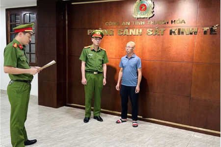 Tự sản xuất nem chua rán, gắn nhãn thực phẩm sạch của doanh nghiệp khác