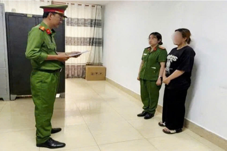 Bắt giam người mẹ trẻ tát vào mặt con ruột gây chấn thương, tử vong