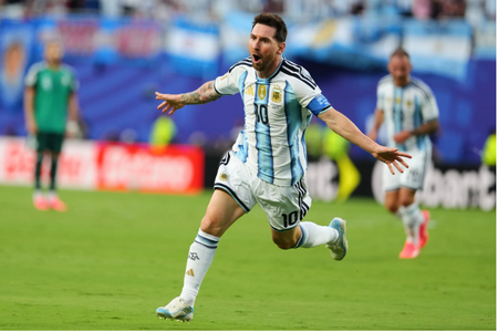 Messi rực sáng mở đầu hành trình bảo vệ ngôi vương cho Argentina