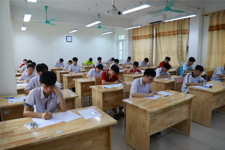 Hơn 17.000 thí sinh Quảng Ninh hoàn thành môn Ngữ văn trong Kỳ thi tuyển sinh vào lớp 10