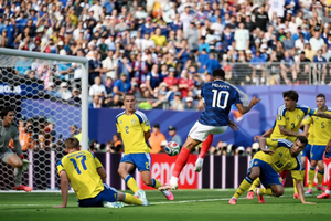 Mbappe xô đổ kỷ lục, Pháp ‘đại chiến’ Paraguay