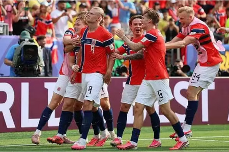 Haaland lập cú đúp, Brazil ôm hận trước Na Uy