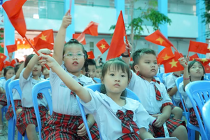 TPHCM miễn phí sách giáo khoa theo lộ trình, học sinh đều được bảo đảm chỗ học