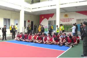 85 người trong 2 đường dây cá độ bóng đá liên tỉnh bị bắt