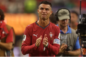 Thua Tây Ban Nha, Ronaldo bật khóc rời World Cup cuối cùng