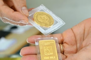 Giá vàng ngày 12/7: Trong nước và thế giới đảo chiều