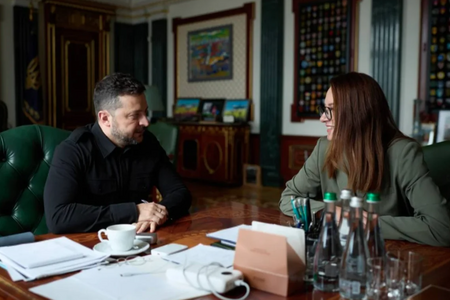 Ông Zelensky bất ngờ cách chức thủ tướng Ukraine