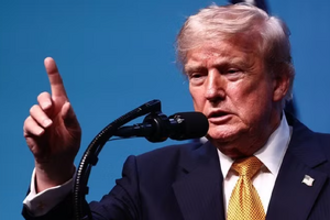 Tổng thống Trump tuyên bố Mỹ sẽ 'tiếp quản' eo biển Hormuz