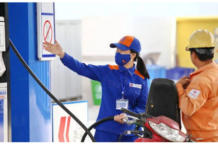 Giá xăng dầu hôm nay 16/7: Trong nước bật tăng theo thế giới