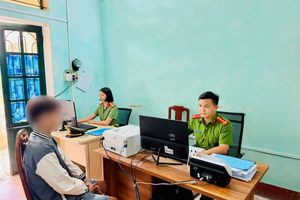 Livestream cảnh 'bốc đầu' xe để câu view, nam thanh niên bị phạt 12,5 triệu đồng