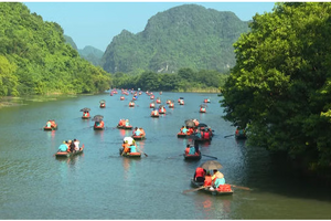 Du lịch dịp lễ 2/9: Tour vừa túi tiền “cháy” hàng