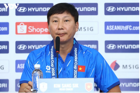 HLV Kim Sang-sik chỉ ra “điểm yếu” của ĐT Việt Nam trước trận gặp Malaysia