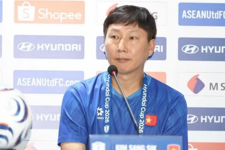 HLV Kim Sang-sik kỳ vọng Đình Bắc ‘xé lưới’ Thái Lan