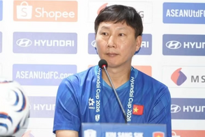 HLV Kim Sang-sik kỳ vọng Đình Bắc ‘xé lưới’ Thái Lan