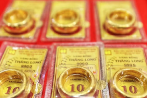 Giá vàng ngày 29/8: Trong nước và thế giới tiếp tục đảo chiều