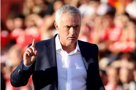 HLV Mourinho dành lời đặc biệt cho Messi