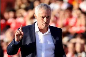 HLV Mourinho dành lời đặc biệt cho Messi