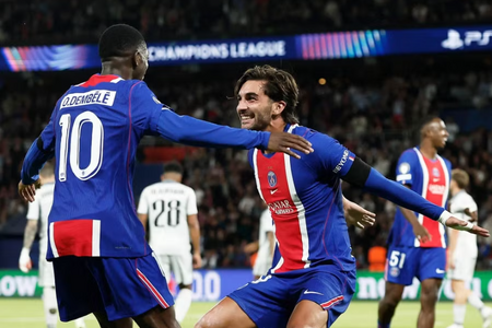 Ferran Torres lập hat-trick, PSG thắng vang dội ngày ra quân Champions League