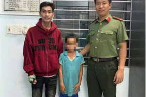 Đi bộ hơn 100km tìm mẹ, cậu bé 13 tuổi được Công an cứu giúp kịp thời