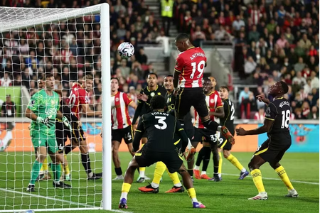 Chelsea trắng tay trước Brentford sau 88 năm