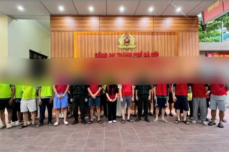 Triệt phá đường dây buôn bán hàng cấm, thiết bị y tế thu lợi hàng tỷ đồng