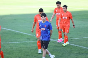 Tuyển Việt Nam chia tay trợ lý Kim Do Heon
