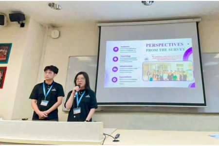 2 học sinh lớp “săn học bổng” ở Hà Nội đưa sản phẩm đặc biệt ý nghĩa đến Hội nghị Thượng đỉnh Lãnh đạo Trẻ