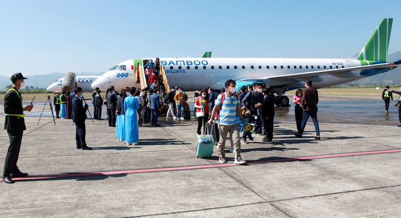 Tin vui: Khách bay từ TP Hồ Chí Minh, Cần Thơ không phải xét nghiệm COVID-19