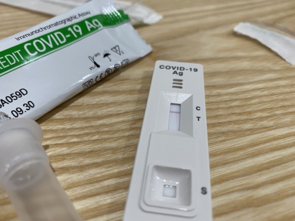 Loạn kit test COVID-19, Bộ Y tế yêu cầu công khai giá