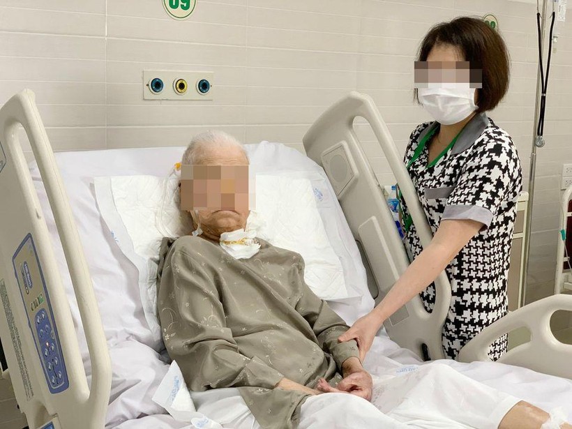Điều trị thành công cho cụ bà 90 tuổi mắc Covid-19 nguy kịch