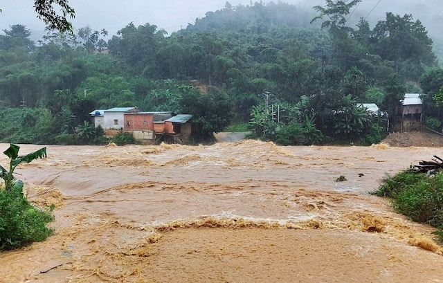 Quảng Nam đề nghị chủ động ứng phó với áp thấp, mưa lũ