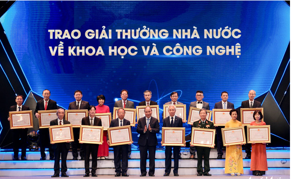 Trao Giải thưởng Hồ Chí Minh và Nhà nước về khoa học công nghệ cho 29 công trình tiêu biểu