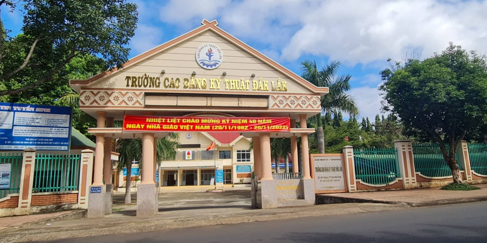 Một trường cao đẳng ở Đắk Lắk tuyển sinh chui 243 học viên