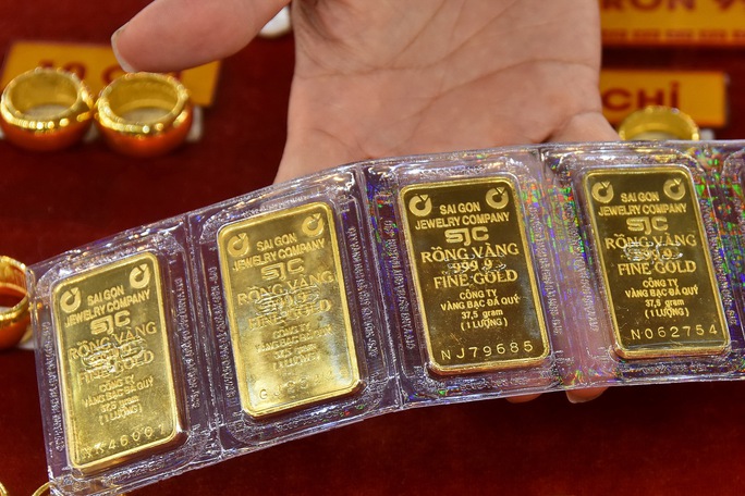 Giá vàng hôm nay ngày 1/3: Đồng loạt tăng tới 300 nghìn đồng/lượng
