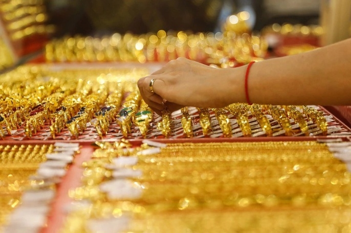 Giá vàng hôm nay 20/2: Vàng nữ trang tăng tới 300 nghìn đồng/lượng