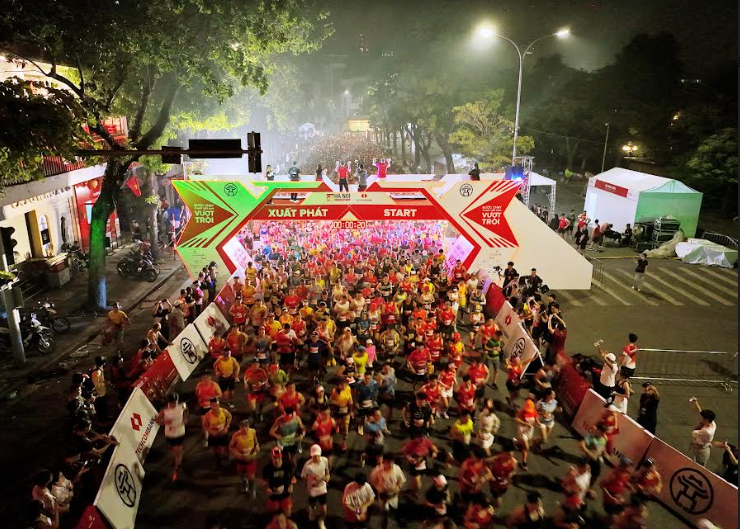 Giải Marathon Quốc tế Hà Nội Techcombank ra mắt bộ vật phẩm phiên bản đặc biệt kỷ niệm 70 năm Giải p