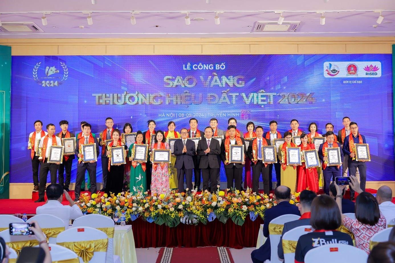 Sao vàng thương hiệu đất Việt 2024: Những Nhà lãnh đạo tri thức thời kì đổi mới