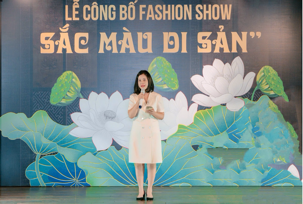 Nữ sinh Trường liên cấp Việt-Úc tự tin với Fashion Show Sắc màu Di sản